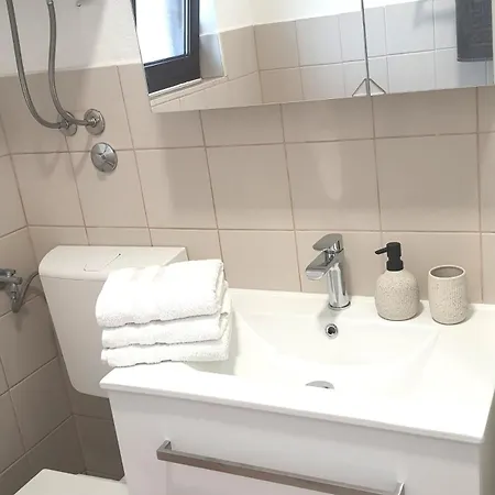 Gjardini - Sparadici Apartment