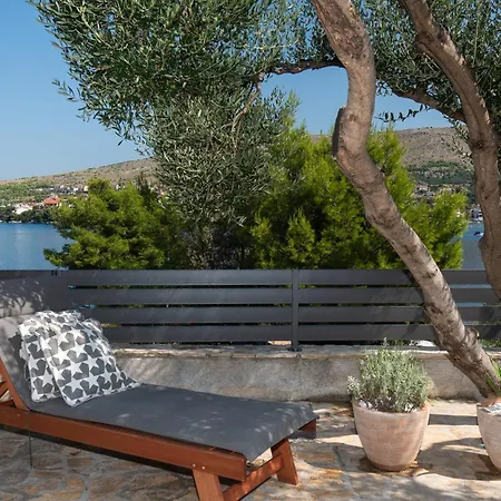 Gjardini - Sparadici Apartman Grebastica