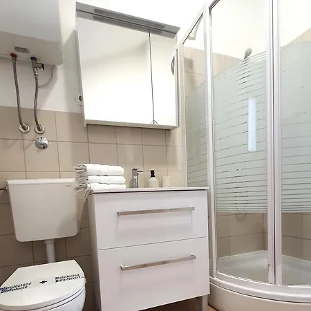 Apartment Gjardini - Sparadici *