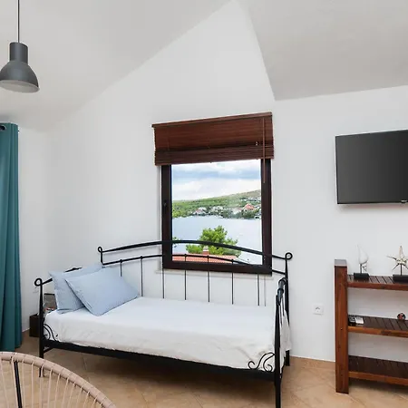 Apartment Gjardini - Sparadici *