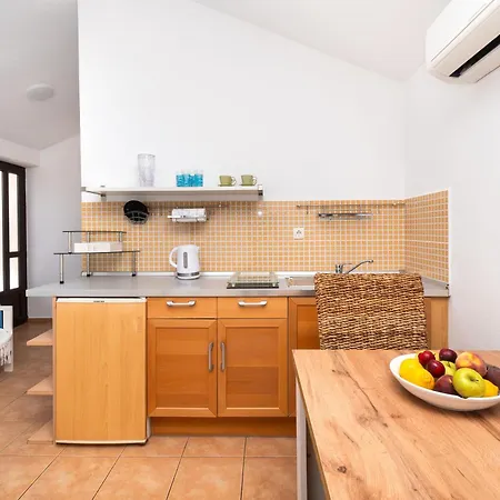 Apartment Gjardini - Sparadici Grebastica