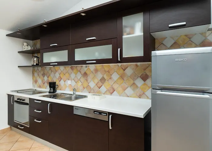 Gjardini - Sparadici Apartman